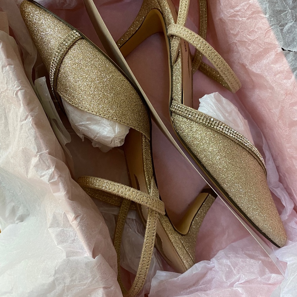 Nina Beckie Pump